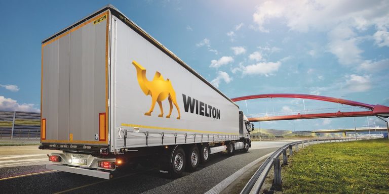 Wielton curtain master trailer
