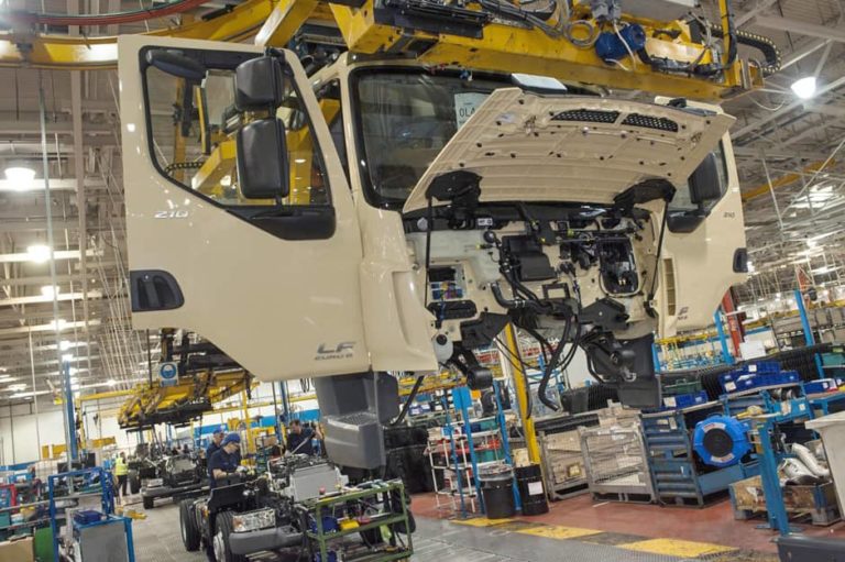 Leyland Trucks facility assembling a DAF LF