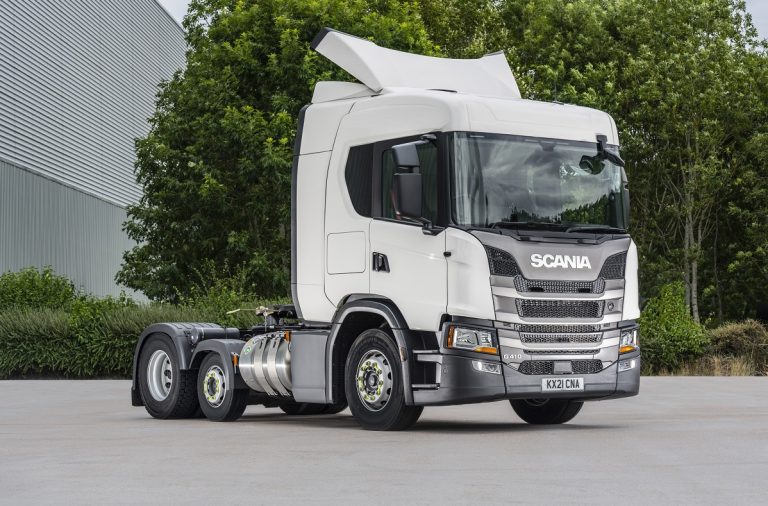 Scania launches three-axle LNG tractor unit