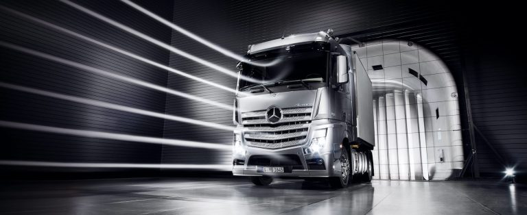 Mercedes-Benz Actros in wind tunnel
